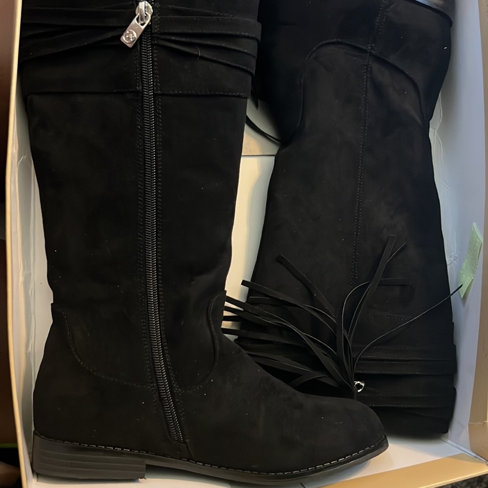 Michael kors boots brand new never worn